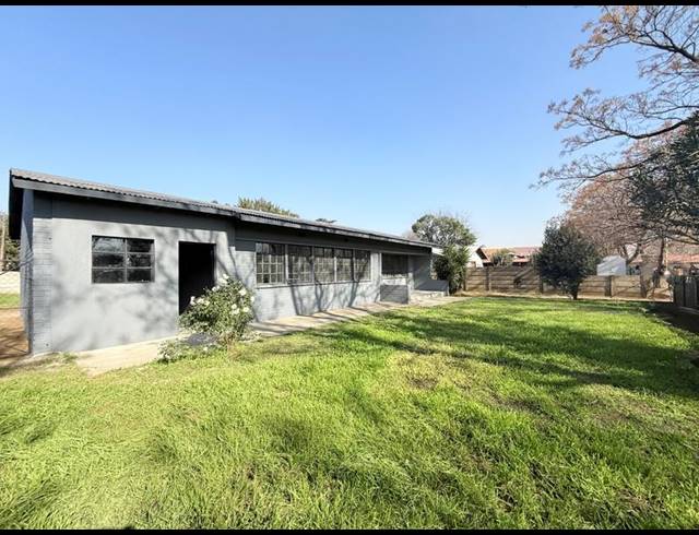 9 BEDROOM HOUSE FOR SALE IN VANDERBIJLPARK CW 5